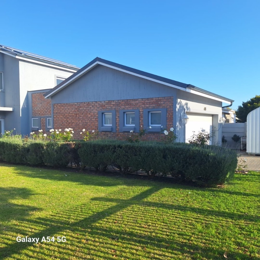 Bedroom Property for Sale in Fraaiuitsig Western Cape
